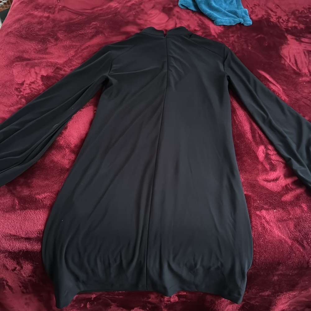 Black Sleeved Dress - Picture 4 of 7